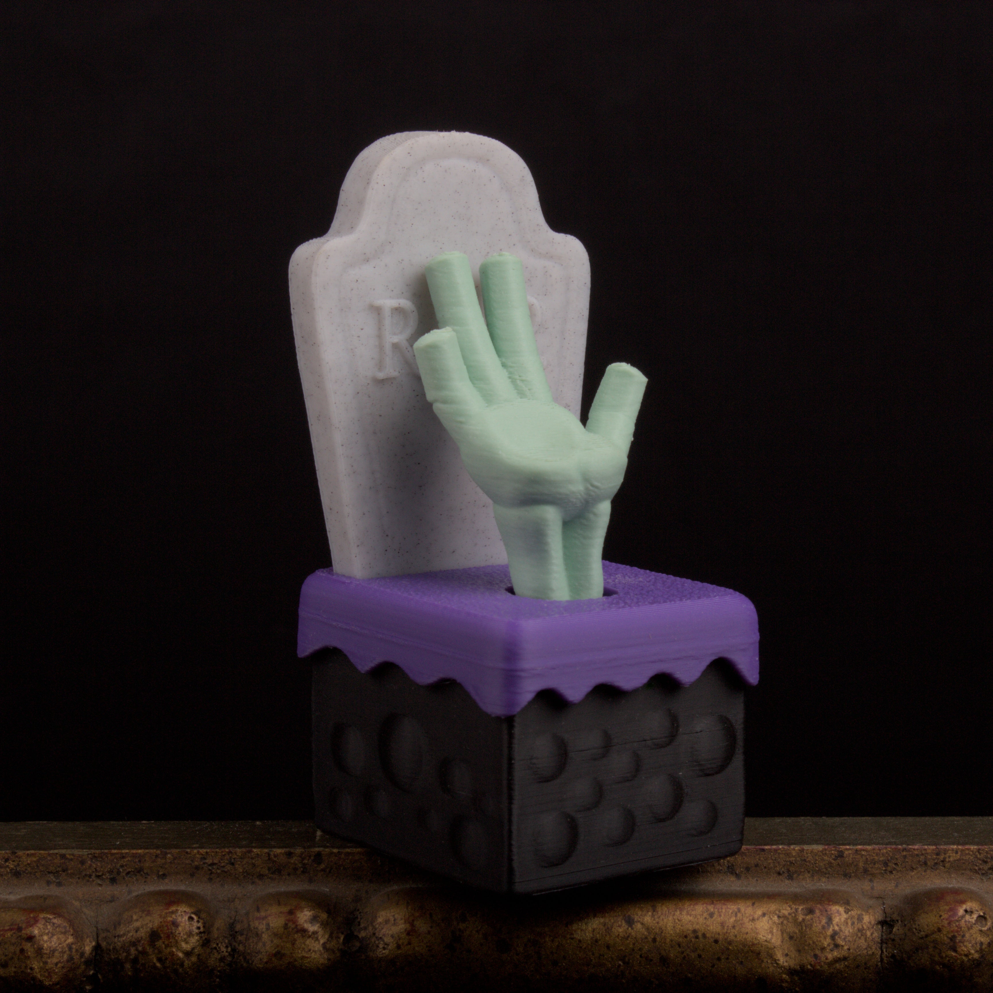 Zombie Hand Fidget Clicker – Prints of Darkness